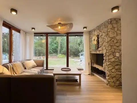 CASA EN VENTA, LISTA PARA VACACIONAR, CARILO
