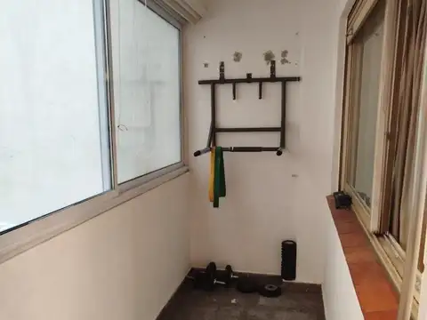 Hipolito Yrigoyen 2000 , Piso 2