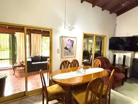 Casa en venta con gran terreno en Monte Grande