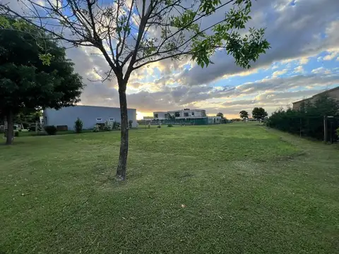 Terreno en Venta en Countries y Barrios Cerrados en Pilar, USD 24.000