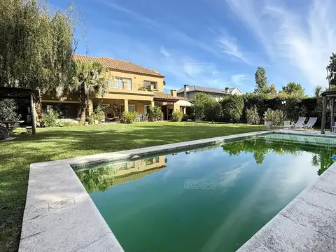 Casa en Venta en Pilar del Este - Los Jazmines, USD 470.000