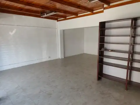 Local en Alquiler Via Púb.