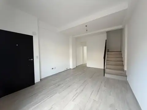Depto Tipo Casa en Alquiler de 3 dormitorios