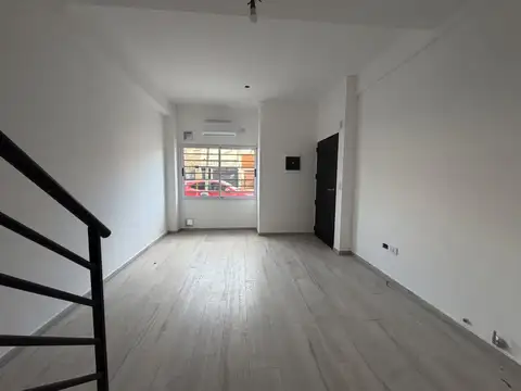 Depto Tipo Casa 4 ambientes con 2 baños