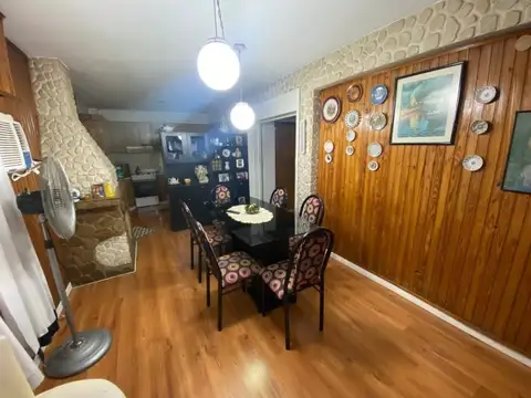 Casa 5 ambientes con 1 baño
