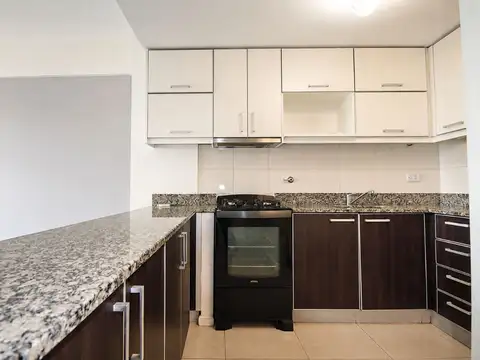 Departamento en Venta en Parque Chacabuco, USD 149.000