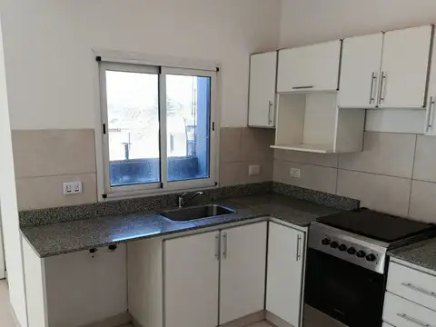 ALQUILA DEPARTAMENTO 2 AMB CON BALCON, SAN MARTIN CENTRO
