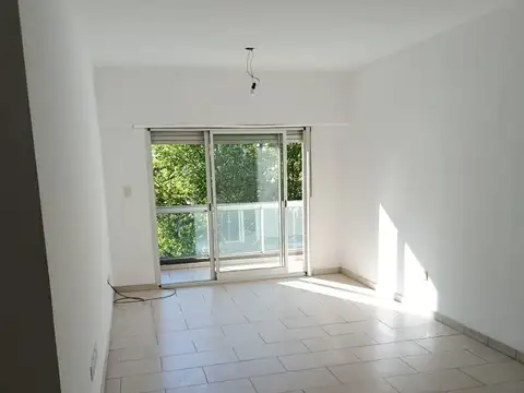 ALQUILA DEPARTAMENTO 2 AMB CON BALCON, SAN MARTIN CENTRO