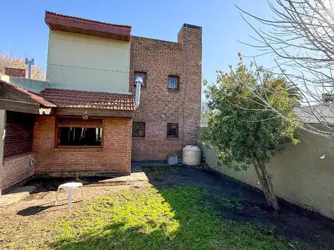 ALQUILER CHALET DE 4 AMBIENTES EN ZONA CONSTITUCION