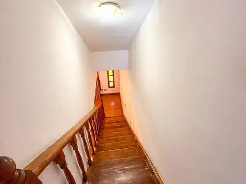 Casa en Alquiler con 4 cocheras