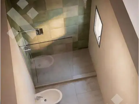 Depto Tipo Casa 5 ambientes con 2 baños