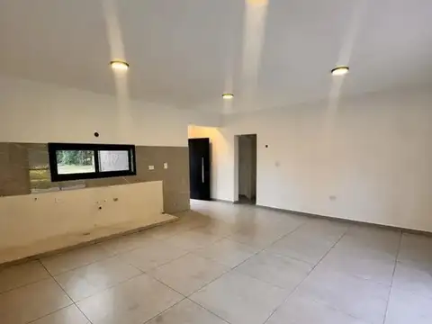 Casa 3 ambientes con 2 baños
