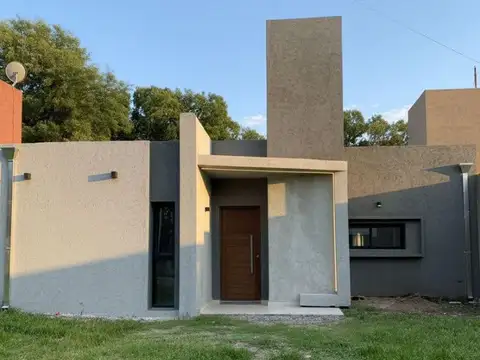 VENTA - Casa 2 Dorm. Villa Catalina A Estrenar