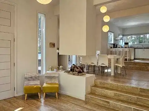 Casa en Venta en Mar de las Pampas, USD 240.000