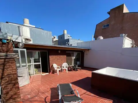 Depto Tipo Casa 3 ambientes con 2 baños