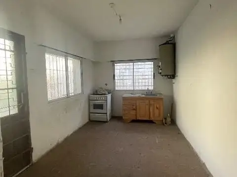 Depto Tipo Casa en Alquiler en Merlo Sur, $ 900.000