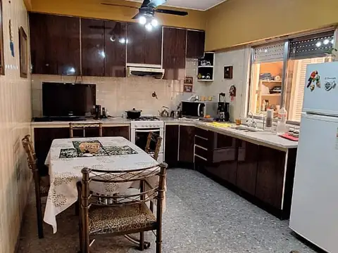 VILLA DEVOTO MELINCUE 5200 AMPLIA CASA 3 AMB.LOTE 8.50 X 14 PATIO AMPLIA TERRAZA