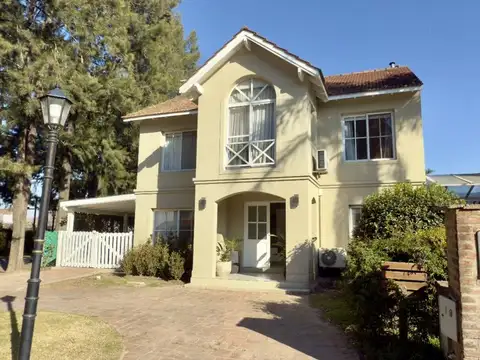 VENTA CASA 5 AMB APTO CREDITO BARRIO LA CANDELARIA