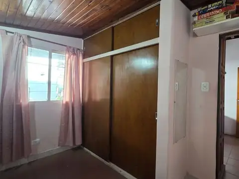 CASA CON JARDIN EN 3 DE FEBRERO
