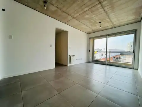 del himno 100, Piso 2