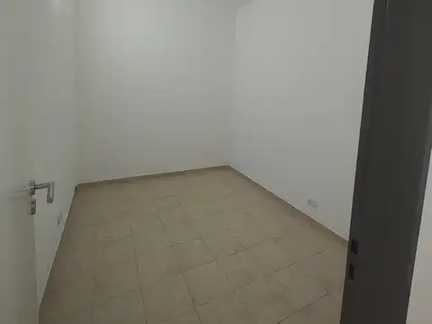 Depto Tipo Casa en Alquiler en Luis Guillon, $ 650.000