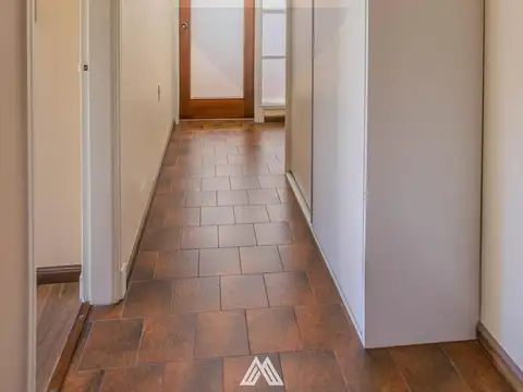 Casa en Venta con 4 cocheras