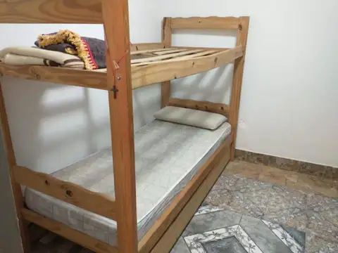 Pilar Centro! Casa 3 AMB en esquina, Todos los servicios!