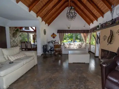 Casa 6 ambientes con 3 baños