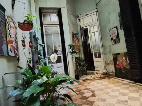 Avenida Juan De Garay 300, Piso 0