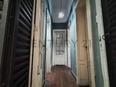 Avenida Juan De Garay 300, Piso 0