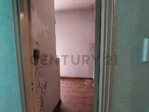 Venta Casa 4 ambientes con local al frente en Floresta