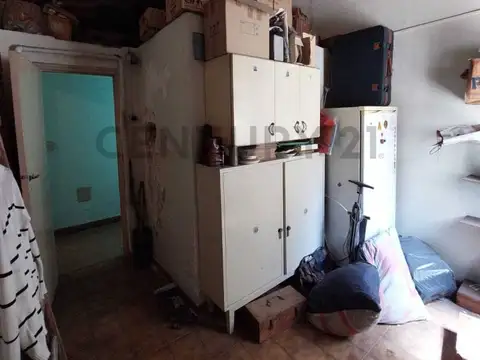 Venta Casa 4 ambientes con local al frente en Floresta