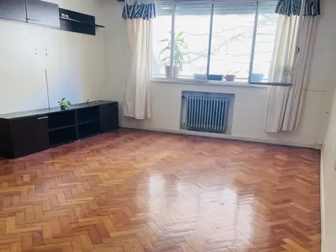 SEMIPISO DE 3 AMPLIOS AMBIENTES EN EXCELENTE UBICACIÓN  APTO CRÉDITO!