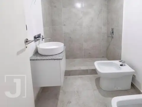 Departamento en Alquiler con 1 cochera
