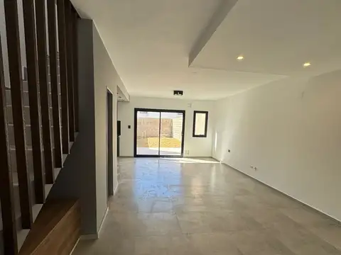 Casa en Alquiler 1 año