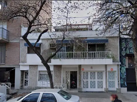 Alvear  465 - Departamento de Pasillo con Patio y Terraza a una Cuadra de Bvrd. Oroño