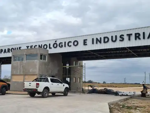 Parque Industrial Intepark - AUT BUE -LP KM 28 Berazategui  4000mts