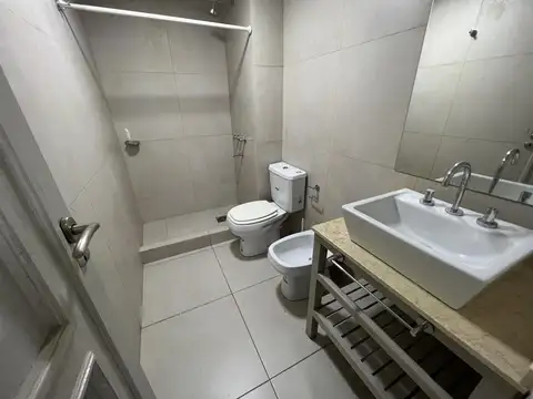 VENTA monoambiente con balcón al frente República de la Sexta