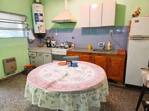 Casa en Venta con 2 cocheras