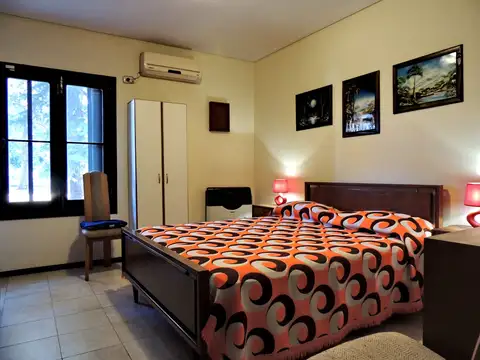 Casa en Venta con 5 cocheras