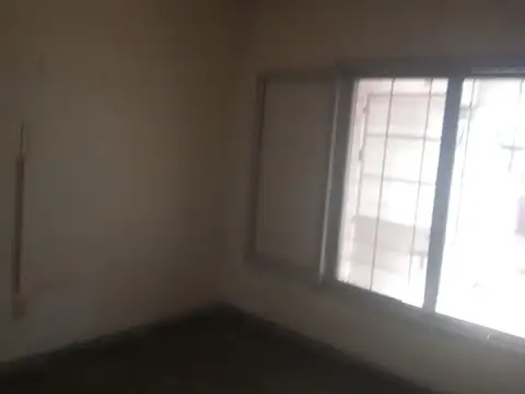 Casa 6 ambientes con 2 baños