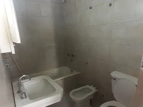 Casa en Alquiler en Barrio Industrial, $ 600.000