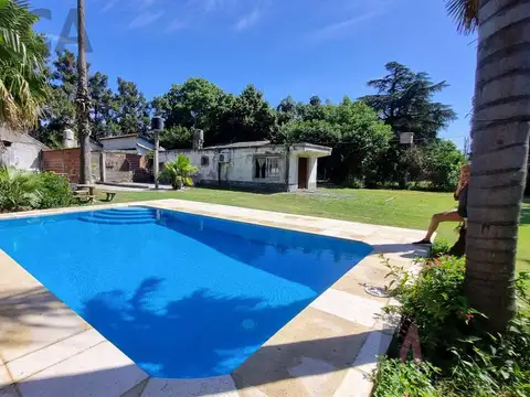 Quinta  en venta con piscina parque- Moreno