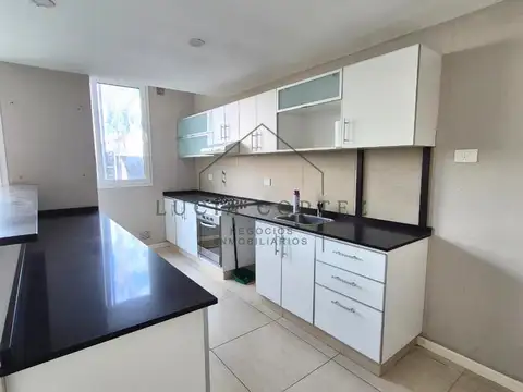 Departamento en Alquiler con 1 cocheras