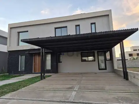 OPORTUNIDAD GRAN CASA 4 dormitorios c/ pileta, 196m2 construidos, 360m2 terreno