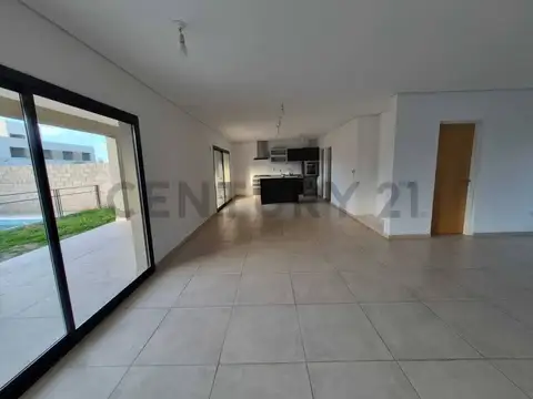 OPORTUNIDAD GRAN CASA 4 dormitorios c/ pileta, 196m2 construidos, 360m2 terreno
