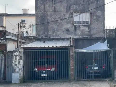 LOTE DE 8.66 X 34,64 + depósito + depto de 2 amb