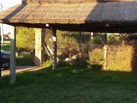 Casa 2 ambientes con 1 baño