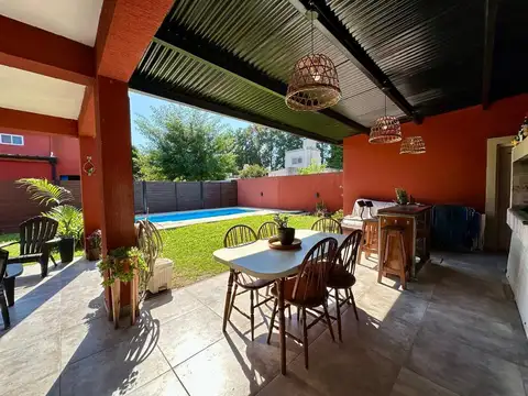 Casa en venta en Barrio Las Cardas, Loma Verde