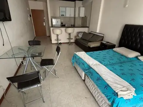Amplio Monoambiente con Balcón y amenities